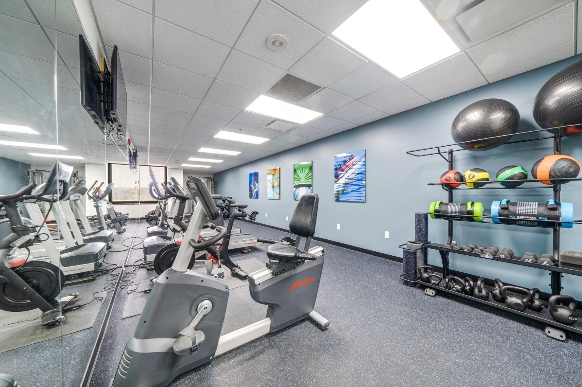 Vibrant Luxury Prime Location 24-7 Onsite Parking Gym Lounge Apartment Pittsburgh Exterior photo