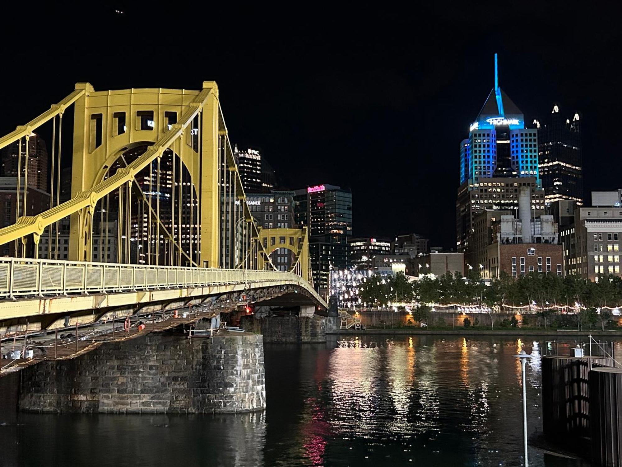 Vibrant Luxury Prime Location 24-7 Onsite Parking Gym Lounge Apartment Pittsburgh Exterior photo